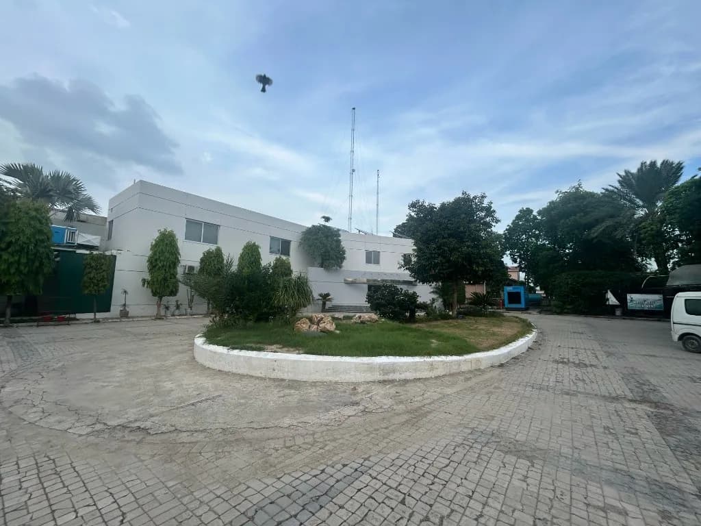 Landscaped grounds outside the Prix Pharmaceutica manufacturing building